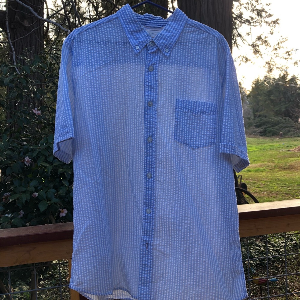 Weatherproof Vintage seersucker gingham button-up shirt.
